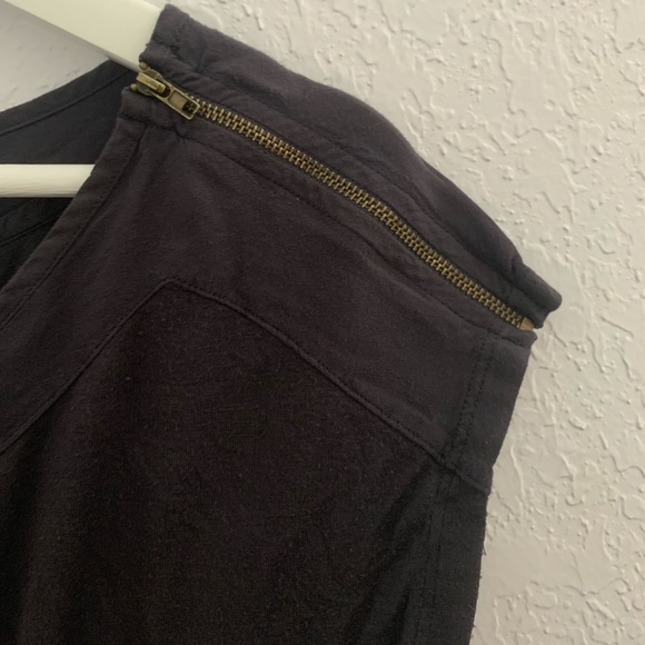 Pleione Grey Shirt with Zippers - Picture 3 of 4